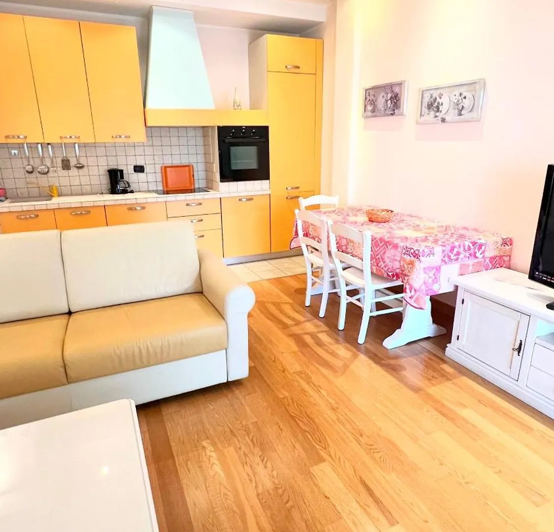 Appartamento Giardino Dei Colori 212 Pool And Family Friendly Toscolano-Maderno 0*,  Italia